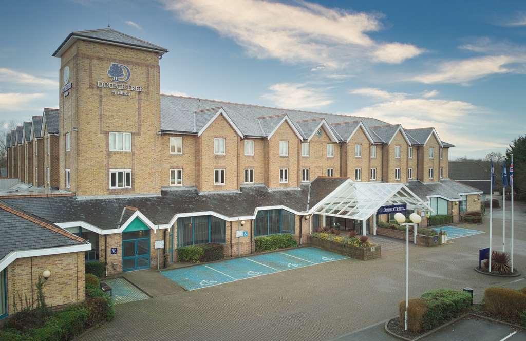 Doubletree By Hilton London Elstree Borehamwood Exterior foto